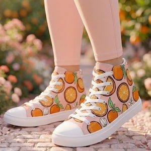 Orangen und Blüten All-Over-Print High-Top-Segeltuchschuhe für Damen: Orange Creamsicle Lässige Alltagsschuhe