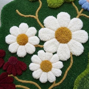 Handgetufteter Moosteppich, botanischer Blumenteppich mit 3D-Textur, Natur inspiriert Boho-Dekor, Cottagecore, Wald-Thema, handgemachter Wollteppich Bild 10