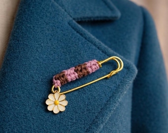 Gehäkelte Sicherheitsnadel Brosche • leichte Charm Pin • Daisy charm, hug charm , Jacke, Hut & Taschen Accessoire