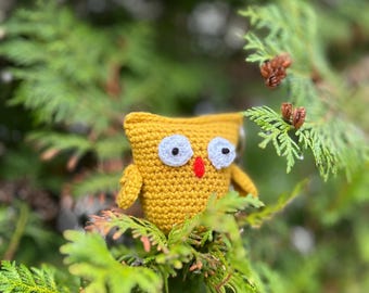 Gehäkelte Eule Schlüsselanhänger / Taschenbaumler / Weihnachtsbaum-Anhänger | Handgefertigt, Geschenk, Glücksbringer, Taschendeko