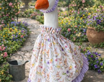 Conjunto de vestido y lazo de ganso hecho a mano: estampado floral de conejito de Pascua, apto para estatuas de 20 a 24 pulgadas.
