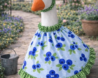 Conjunto de vestido y lazo de ganso arándano hecho a mano – Se adapta a estatuas de 7 a 29 pulgadas.