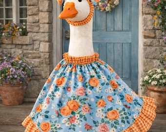 Vestido y lazo de ganso floral hechos a mano – Conjunto estilo cottagecore en naranja y azul (para estatuas de 7 a 29 pulgadas)