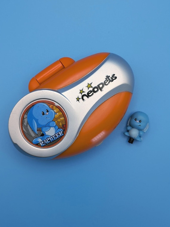 Neopets Kacheek Pocket Pets Handheld Game Virtual Pet 2002