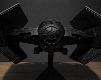 Caça TIE de Star Wars Darth Vader com suporte em estilo Lego