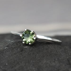 Moldavite ring with certificate - Etsy 日本
