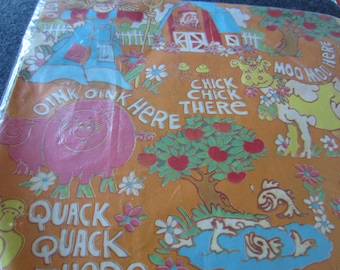 American Greetings Gift Wrap Juvenile 2 sheets Old MacDonald had a Farm cows, pigs, chicks kitschy cute