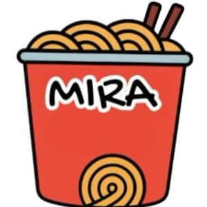 以下が含まれることがあります： 黄色い麺と2本の茶色の箸が入った赤いカップ。カップの前面には白で「MIRA」の文字がプリントされています。カップの底には黄色の渦巻き模様があります。