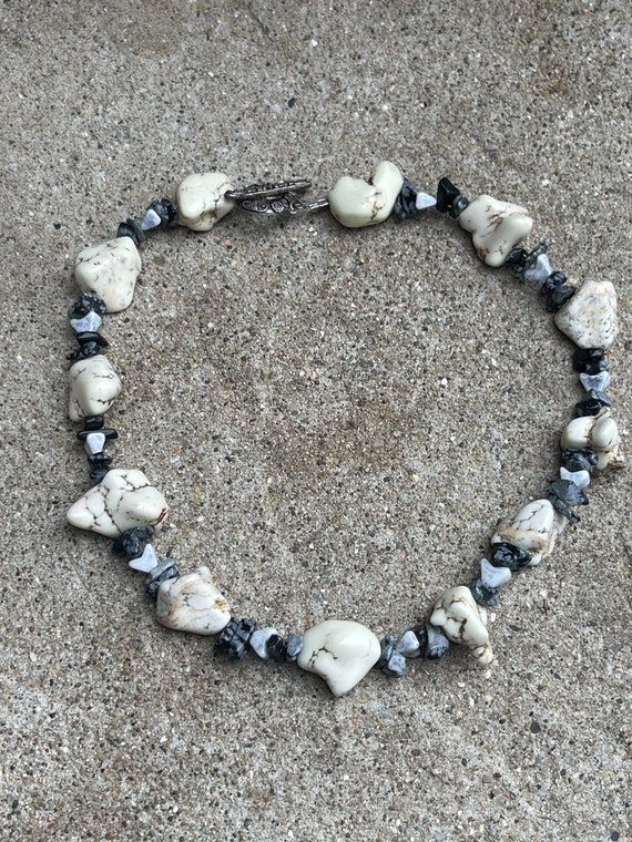 Vintage Howlite and Jasper beaded necklace