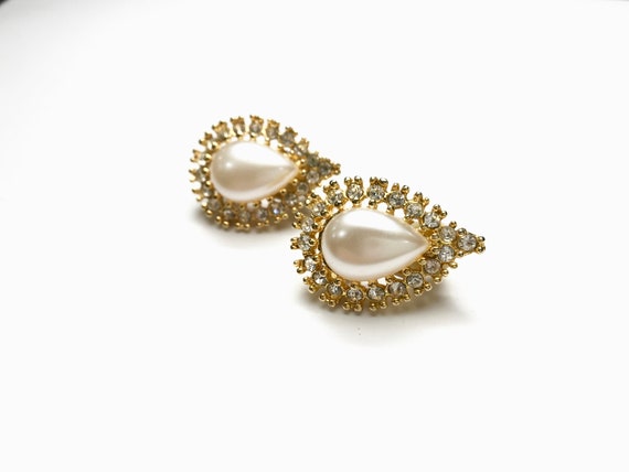 Vintage Clear Rhinestone and Pearl Cabochon Clip On Earrings Gold Tone Beautiful