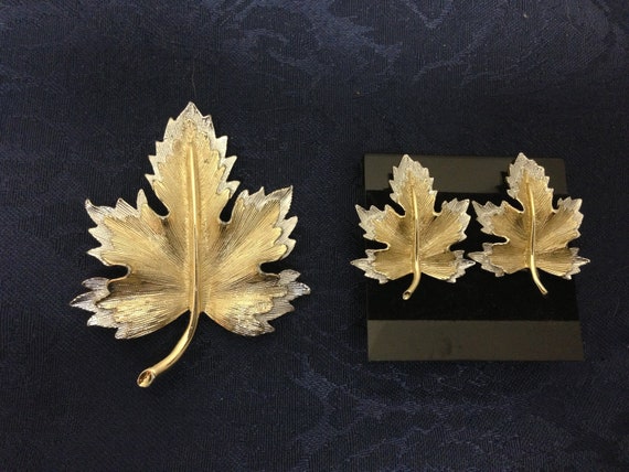 Vintage Leaf Brooch Earrings Set Sarah Coventry - image 1