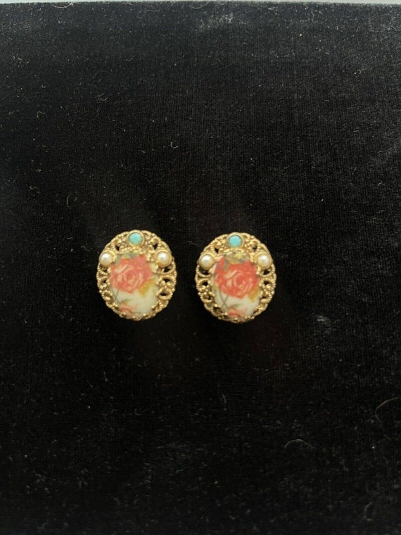 Vintage Filigree Style Faux Turquoise & Pearl Clip On Earrings: West Germany