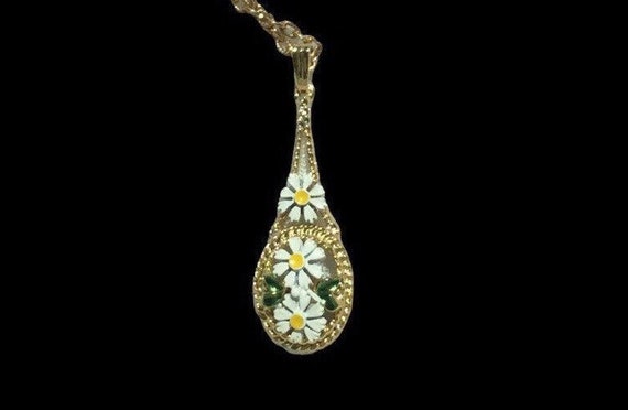 Vintage Gold necklace with gold pendant and white enamel daisy flowers