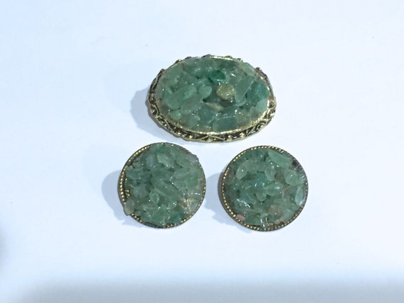 Vintage Jade Nugget Chip Brooch and Earrings Gold Brooch Jade Chips Clip on Earrings Very Nice