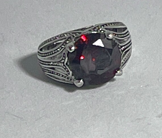 Vintage Red Garnet Silver Ring Large Garnet Gemstone Size 7 3/4 Beautiful and Gorgeous