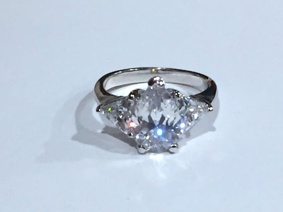 Vintage Cubic Zirconia Silver Ring Cubic Zirconia Clear Stone Brilliant and Beautiful Size 5