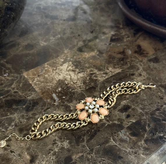 Vintage Gold Chain Bracelet with Pearl and Peach Rhinestone Center.
