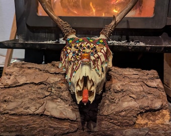 装飾された鹿の頭蓋骨（小） - Etsy 日本