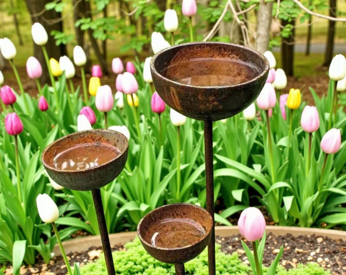 Rustic Metal Bee Rain Catcher Stakes: Farmhouse Garden Decor (Set of 3)