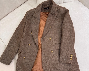 Blazer de tweed de lana para mujer: chaqueta elegante con botones dorados, blazer chic de otoño, atuendo clásico de otoño.