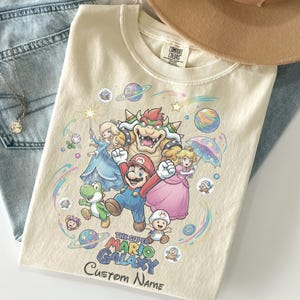 Puede incluir: Un juego de tres tazas de cer&aacute;mica con un acabado mate moteado. Las tazas son en tonos crema, gris claro y gris oscuro. Cada taza tiene un dise&ntilde;o simple y minimalista, ideal para caf&eacute; o t&eacute;.