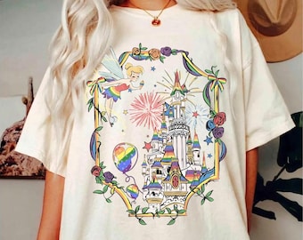 Camiseta Comfort Colors Disney Castle Pride Tinker Bell, Magic Kingdom, Rainbow Pride Lesbian Gay Support Tee, Disneyland Pride Trip 2026 Tee