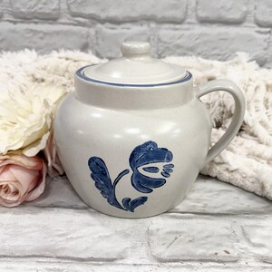 Vtg Pfaltzgraff Yorktowne #70 Bean Pot Soup Pot & Lid Blue Floral Stoneware