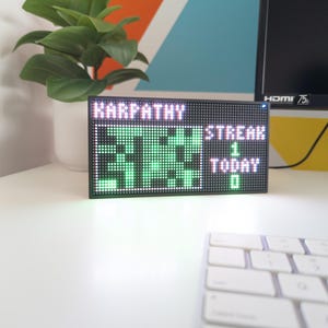GitGrid GitHub Conpostion LED Display - Real-Time Desktop Decor Bild 3
