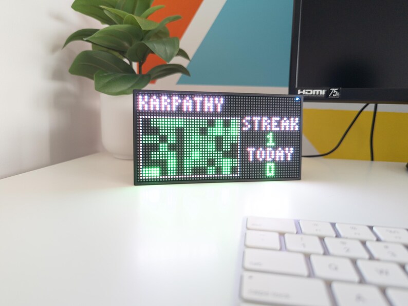 GitGrid GitHub Conpostion LED Display - Real-Time Desktop Decor Bild 3