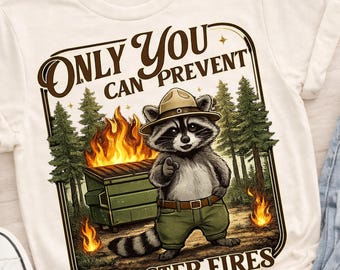 Camiseta de mapache en llamas en un contenedor de basura PNG, mapache de basura PNG, frase popular PNG, respeta a los lugareños PNG, PNG femenino de moda, cocodrilo caimán PNG