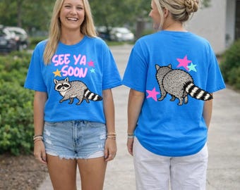 Nos vemos pronto Mapache PNG, Camiseta de mapache PNG, Mapache basura PNG, PNG popular, Frase pegadiza PNG, Respeta a los locales PNG, PNG femenino, PNG de tendencia