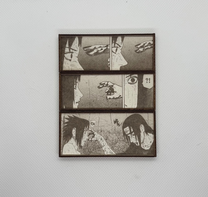 Peut inclure: Trois panneaux en bois avec des illustrations de manga en noir et blanc. Le panneau sup&eacute;rieur montre deux visages et une main. Le panneau du milieu montre un visage, une main et un visage surpris avec un point d'interrogation. Le panneau inf&eacute;rieur montre deux visages et le mot "TOK".