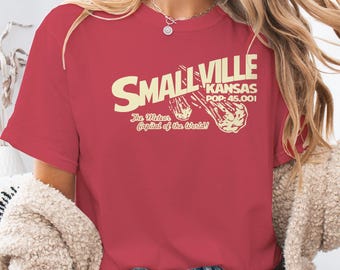 Camisa Comfort Colors de Smallville, Kansas - Diseño retro de meteorito capital