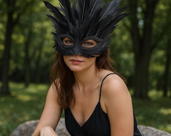 Feather Masquerade Mask – Handmade Costume Accessory for Parties, Cosplay & Home Décor