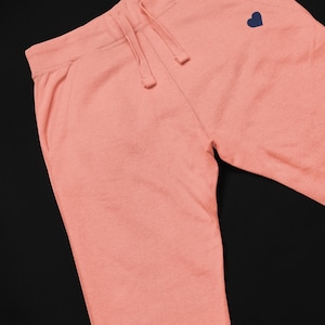 Pantalones deportivos Cycle Breaker con corazón / Ropa de descanso para el camino de la sanación / Pantalones para la recuperación de traumas / Ropa cómoda para el amor propio / Ropa para la salud mental