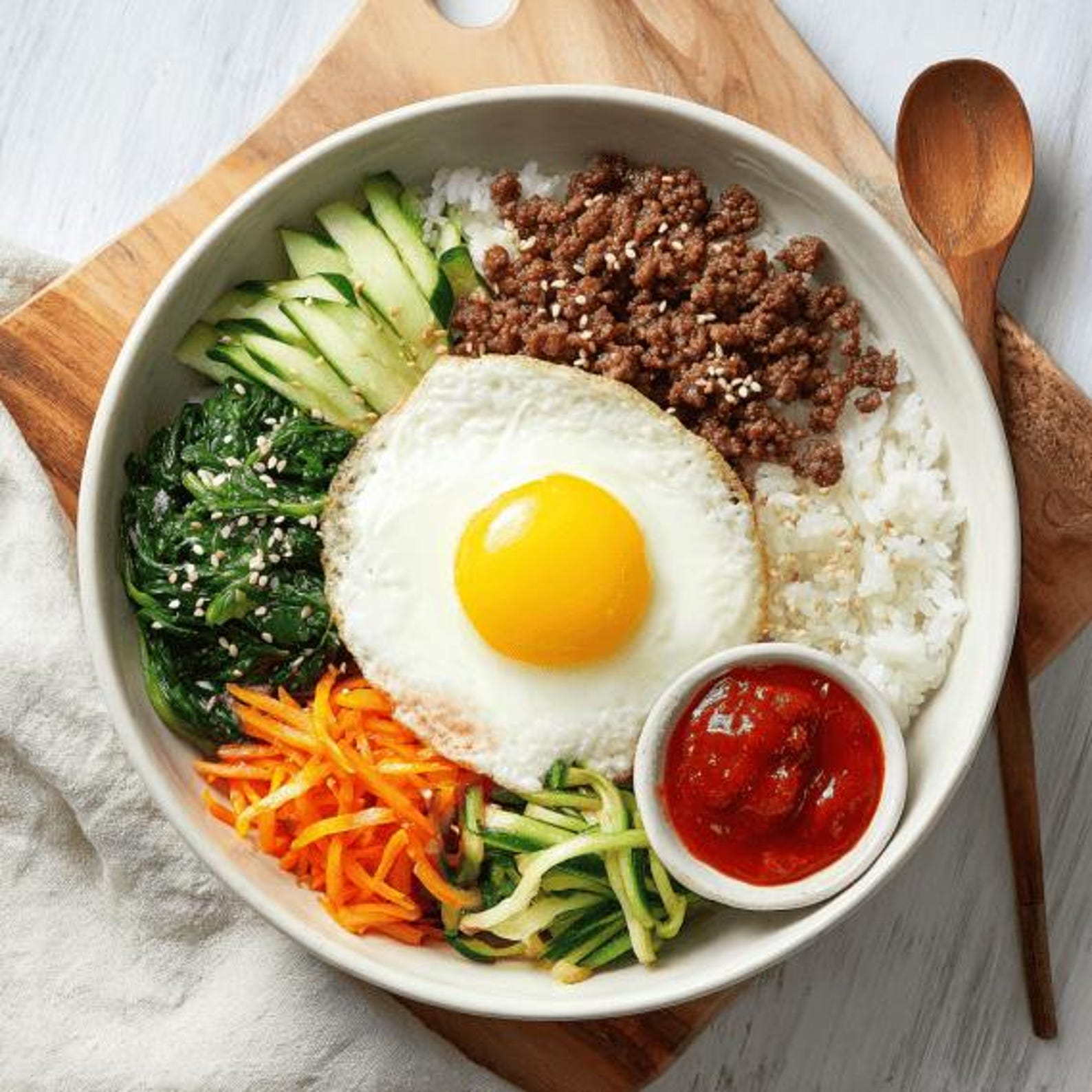 Korean Bibimbap Recipe: Colorful Rice Bowl With Beef, Veggies ...