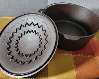 Vintage Wagner Sidney -O- No. 8 Cast Iron Dutch Oven with Lid