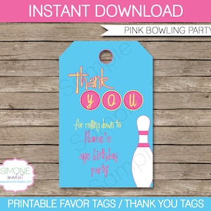 K&ouml;nnte beinhalten: Druckbare Dankesch&ouml;n-Etiketten f&uuml;r eine rosafarbene Bowlingparty. Die Etiketten sind blau mit rosa und gelben Kreisen, auf denen "Danke" steht. Auf der rechten Seite des Etiketts befindet sich eine wei&szlig;e Bowlingkugel mit rosa Streifen.