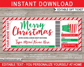 Könnte beinhalten: Druckbarer Weihnachts-Kinokarten-Geschenk-Anhänger mit roten und weißen Streifen, grünen und weißen Streifen und einem Popcorn-Eimer. Der Text lautet "Frohe Weihnachten" und "Wir haben einen Filmabend [Filmname eingeben]" mit Platz zum Hinzufügen eines Filmtitels, Datums und Orts. Der Text lautet auch "Sie können diesen Text nach Belieben ändern" und "Bearbeitbarer Text - Sie personalisieren selbst zu Hause".