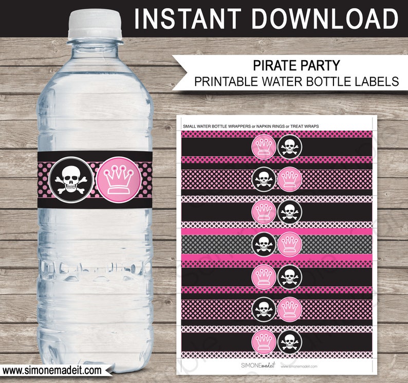 K&ouml;nnte beinhalten: Druckbare Wasserflaschenetiketten mit einem schwarz-rosa Tupfenmuster. Die Etiketten zeigen einen Totenkopf mit Knochen und eine Krone. Der Text "Pirate Party" befindet sich oben im Bild.