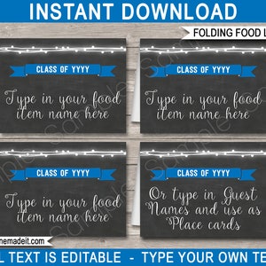 Pode incluir: Quatro etiquetas de comida imprim&iacute;veis com fundo de quadro-negro e luzes de corda brancas. As etiquetas apresentam o texto "Classe de YYYY" e uma fita azul. O texto "Digite o nome do seu alimento aqui" aparece em tr&ecirc;s das etiquetas. A quarta etiqueta diz "Ou digite os nomes dos convidados e use-os como cart&otilde;es de lugar".