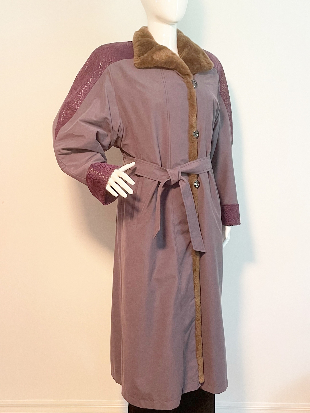 ヴィンテージ パープル レザー、ファー コート、オールウェザー ロング