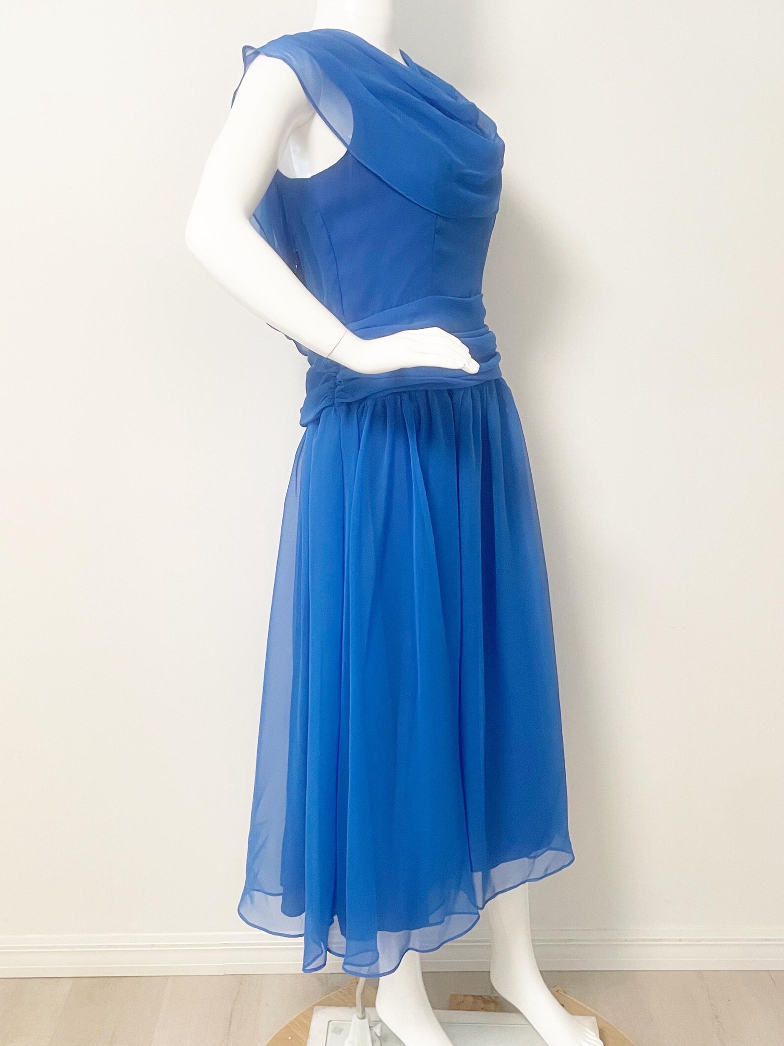 royal blue formal dresses Zapaka Women Prom Dress With Slit Mermaid Spaghetti Straps prom dresses option set as picture Lulus Rare Presence 3D Size:Us Size 2