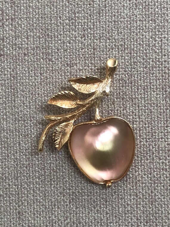 Sarah coventry apple brooch deals