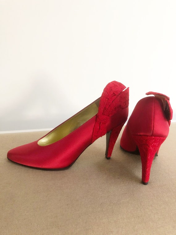 Vintage Charles Jordan pumps, lace shoes, red sat… - image 4