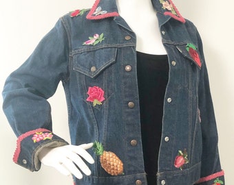 Vintage Levi Denim jacket, Levi's Embellished jacket, Vintage Levi Jean Jacket, applique denim jacket