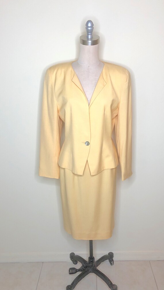 Christian Dior, The Suit, Power suit, yellow suit,