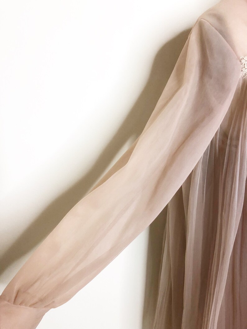 Formfit Rogers peignoir set baby doll nude nightgown robe