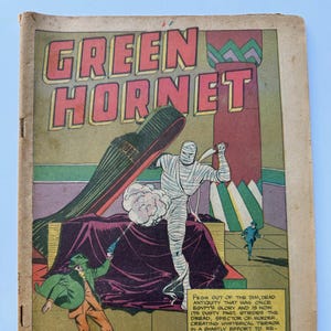 Vintage 1946 Green Hornet Comics #29 Harvey Golden Age Comic Book COVERLESS but o/w complete! Mummy Murders Zebra WW2 Action! Take A Look!