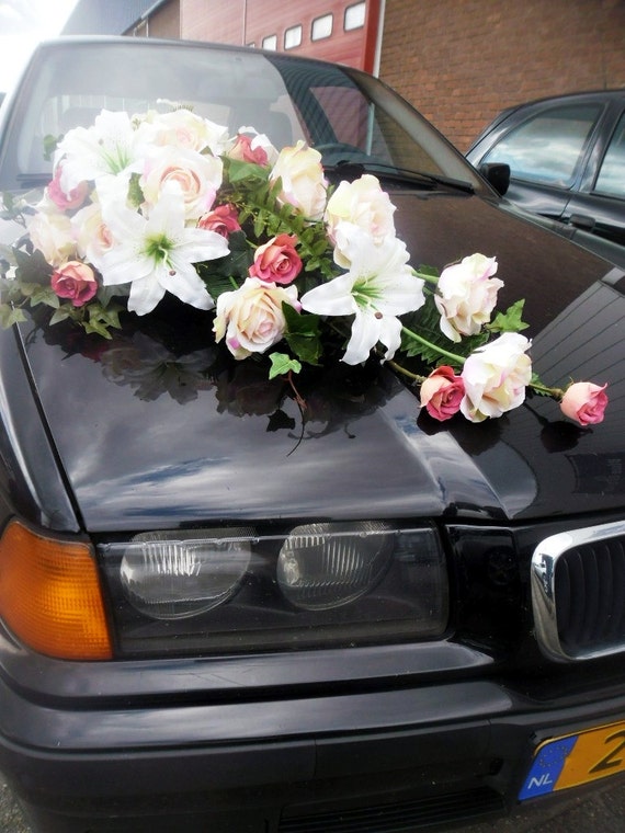 Décoration de voiture de mariage Long Bouquet Roses, Lys, Vignes